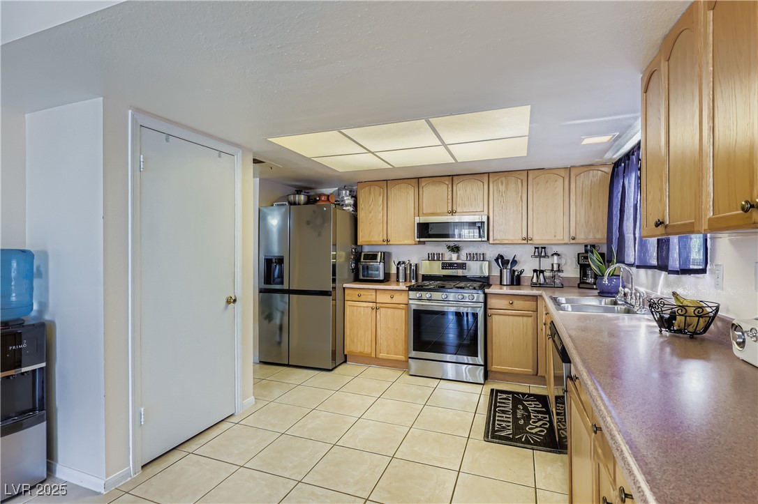 1963 Beesley Drive Property Photo 4