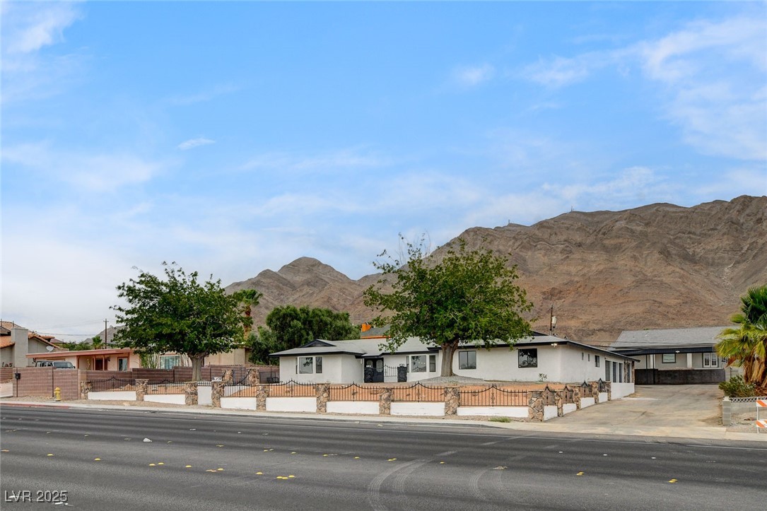 706 North Hollywood Boulevard Property Photo 2