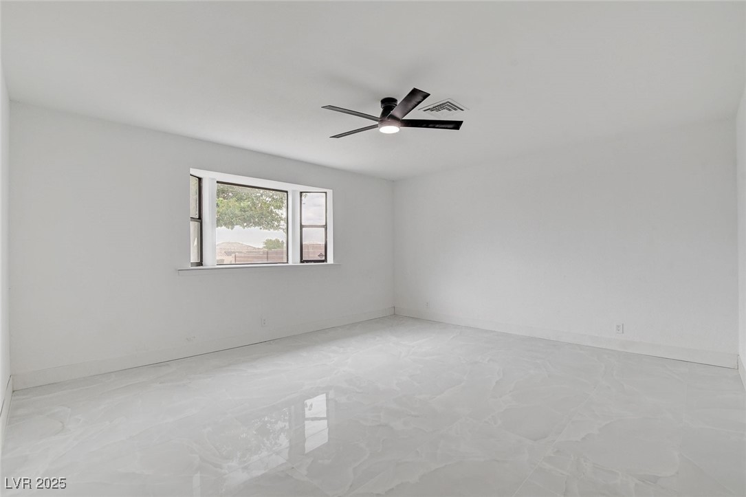 706 North Hollywood Boulevard Property Photo 8