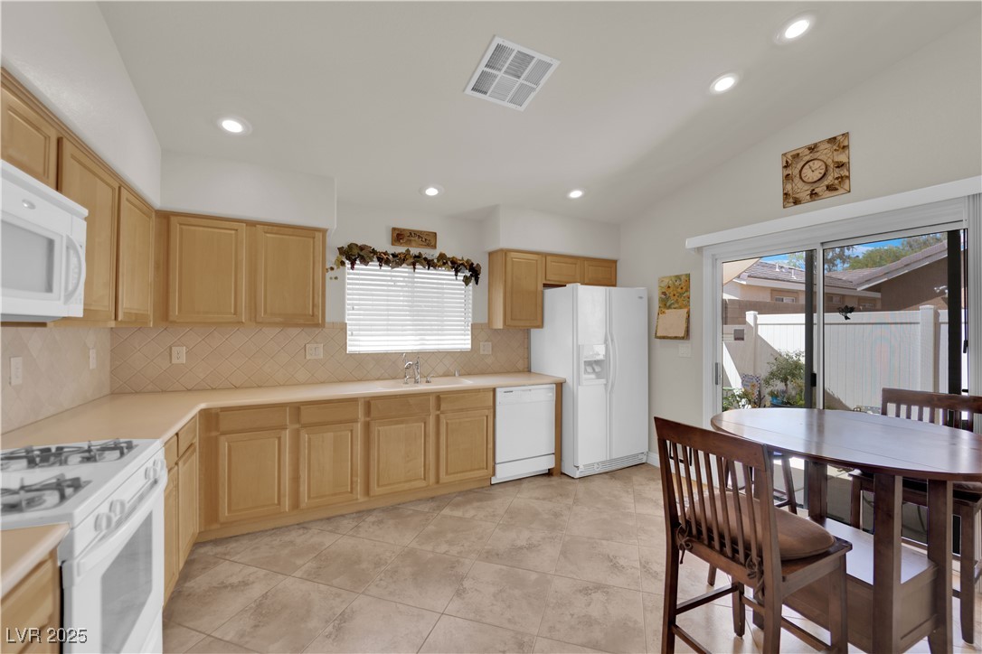 5409 Blue Oat Avenue Property Photo 8