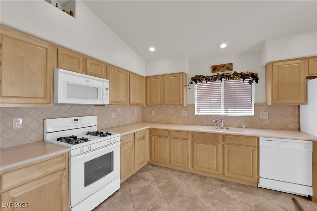 5409 Blue Oat Avenue Property Photo 9