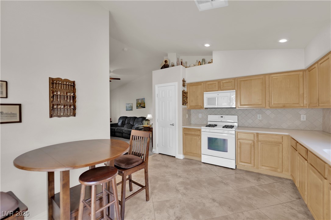 5409 Blue Oat Avenue Property Photo 11