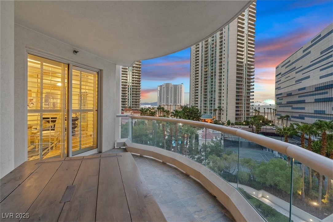 2747 Paradise Road 501 Property Photo 1