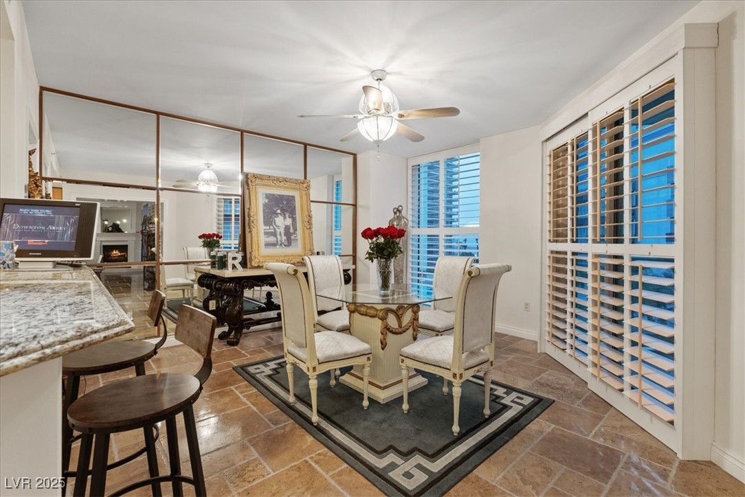 2747 Paradise Road 501 Property Photo 4