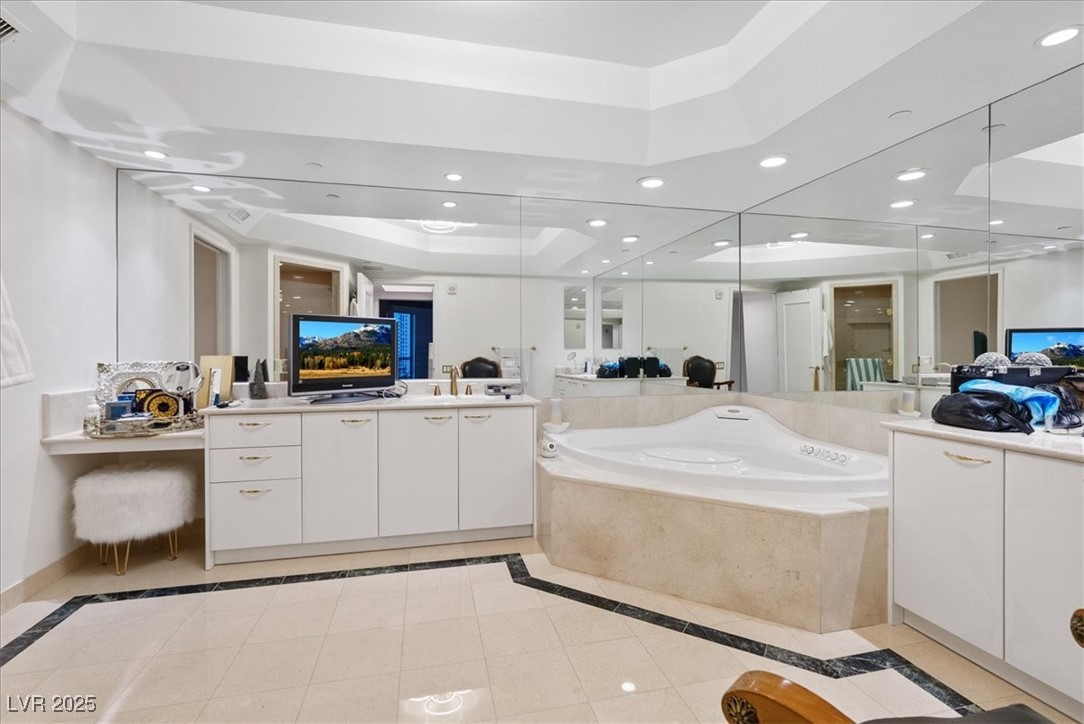 2747 Paradise Road 501 Property Photo 17