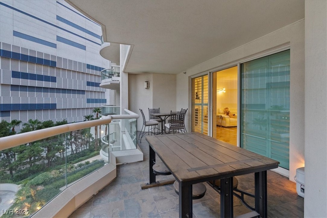 2747 Paradise Road 501 Property Photo 27