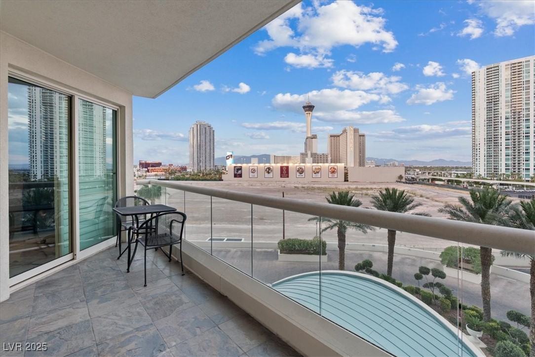 2747 Paradise Road 501 Property Photo 28