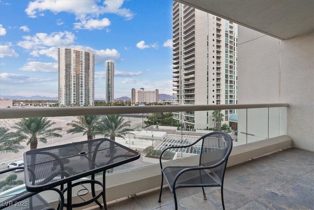 2747 Paradise Road 501 Property Photo 29