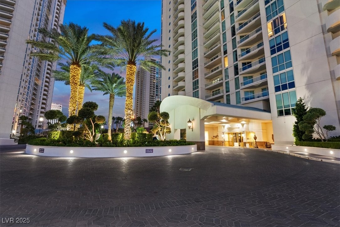 2747 Paradise Road 501 Property Photo 38