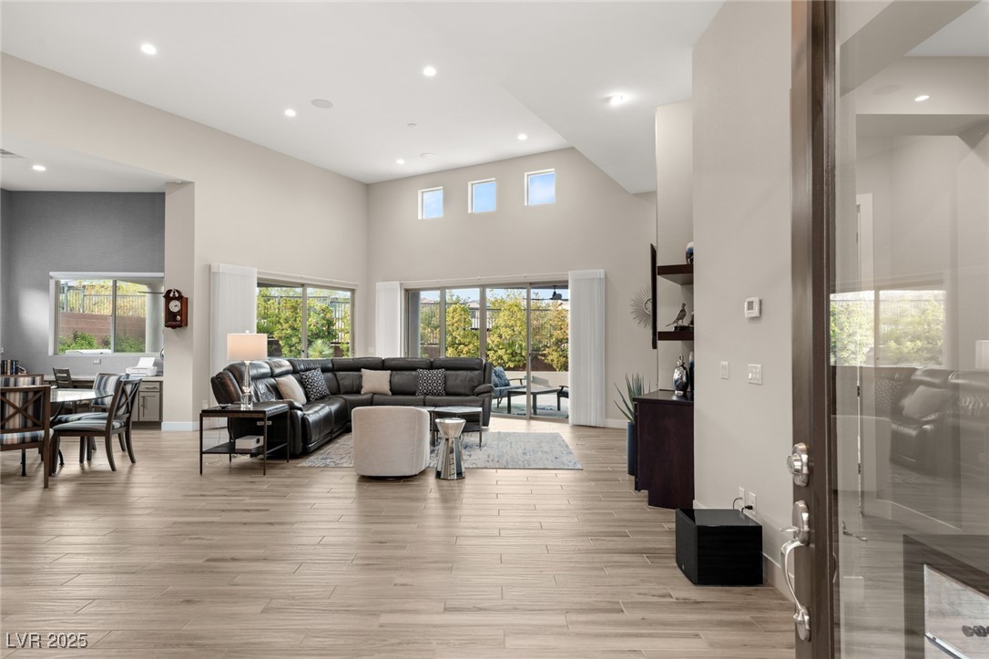 10482 Calico Terrace Avenue Property Photo 9