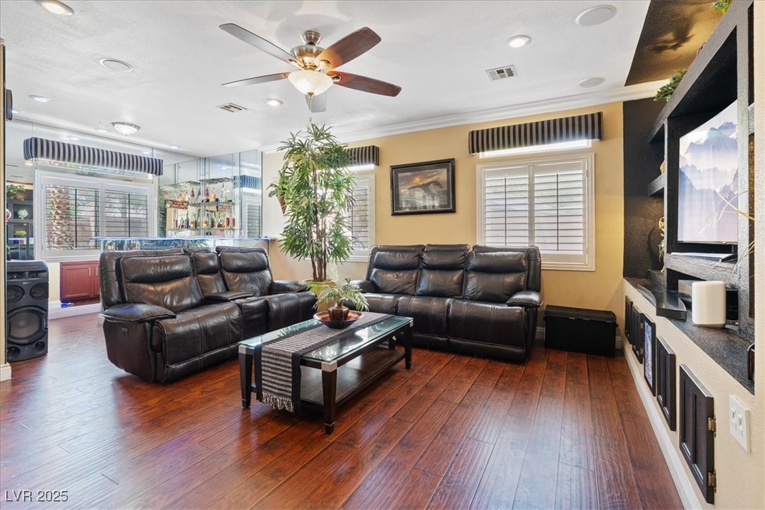 3827 Blue Gull Street Property Photo 7