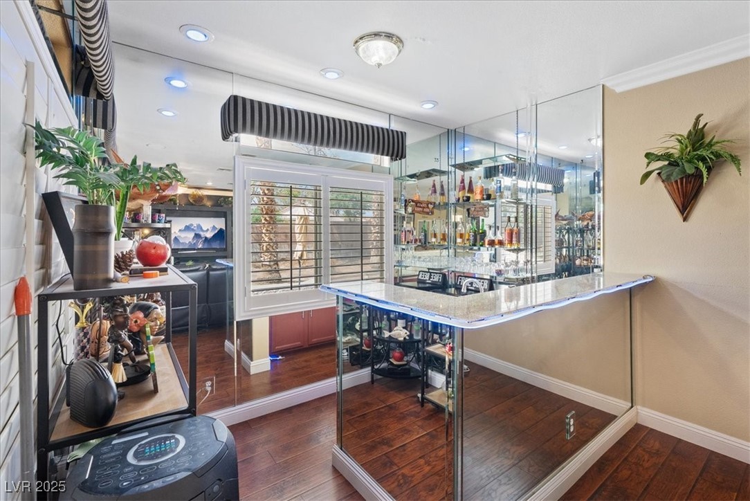 3827 Blue Gull Street Property Photo 9