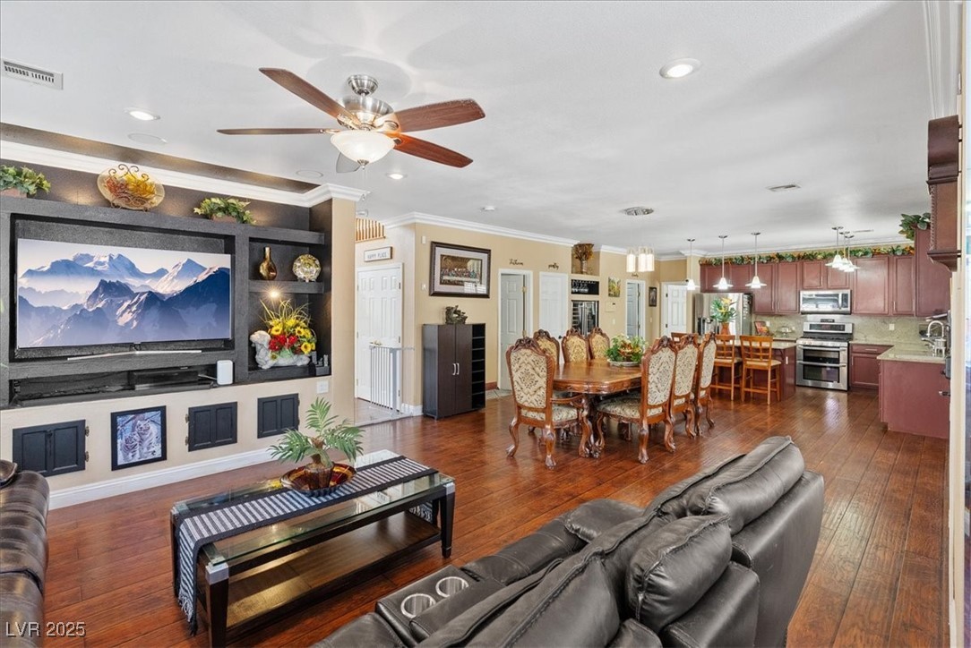 3827 Blue Gull Street Property Photo 10