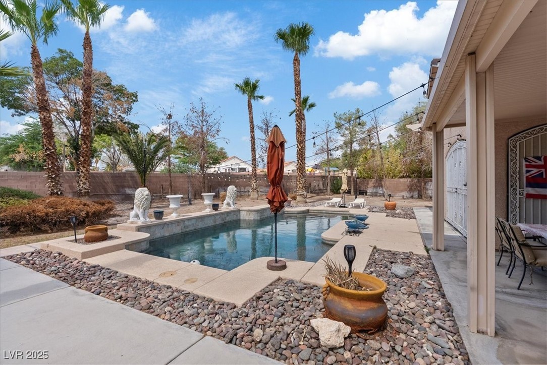 3827 Blue Gull Street Property Photo 45