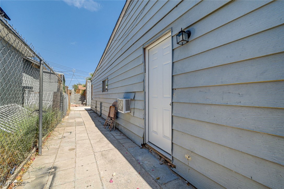 1405 East Bridger Avenue A Property Photo 28