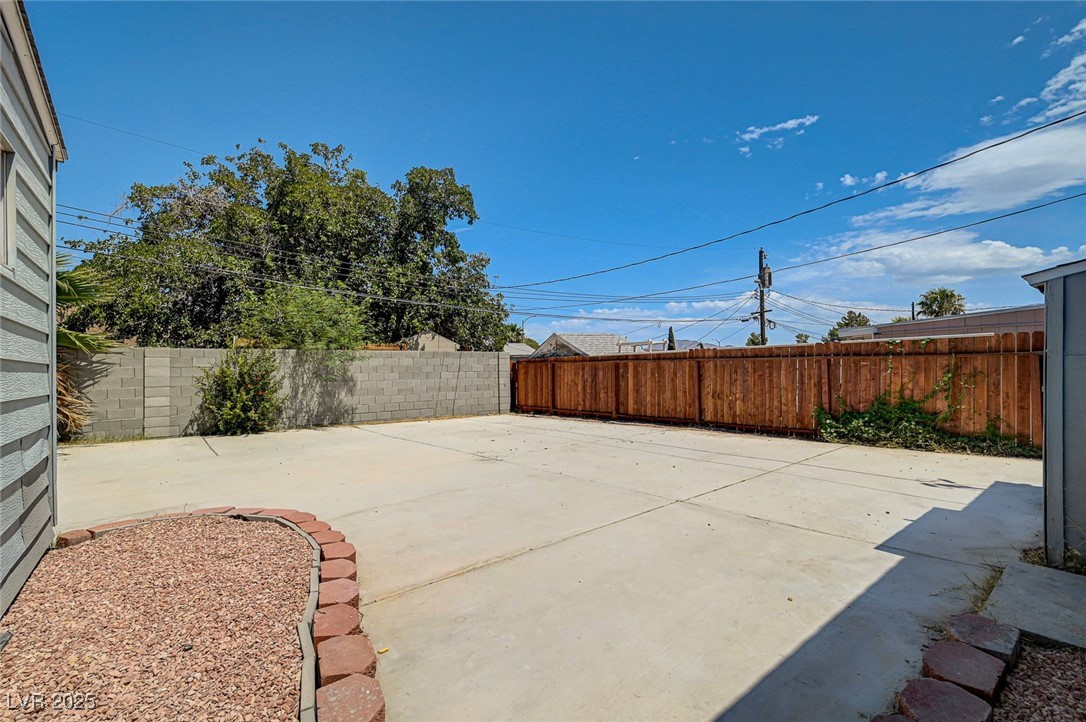 1405 East Bridger Avenue A Property Photo 31