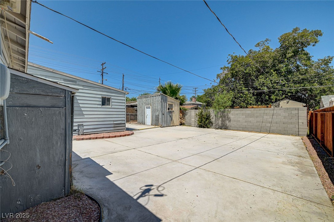 1405 East Bridger Avenue A Property Photo 32