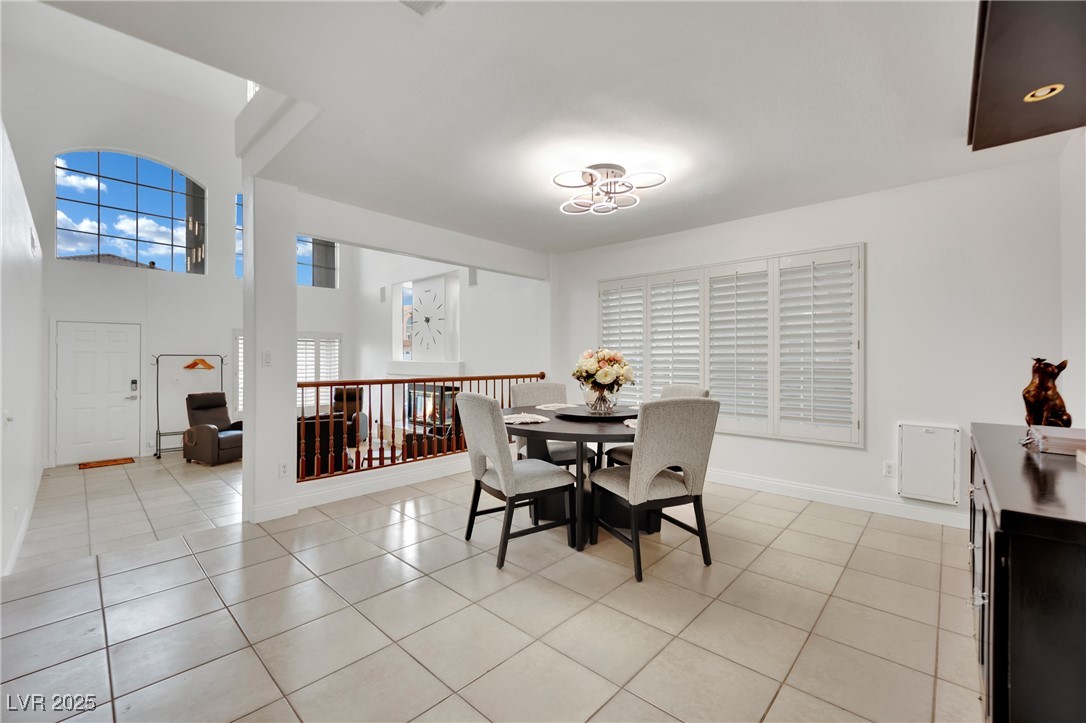 1860 Autumn Gold Avenue Property Photo 4