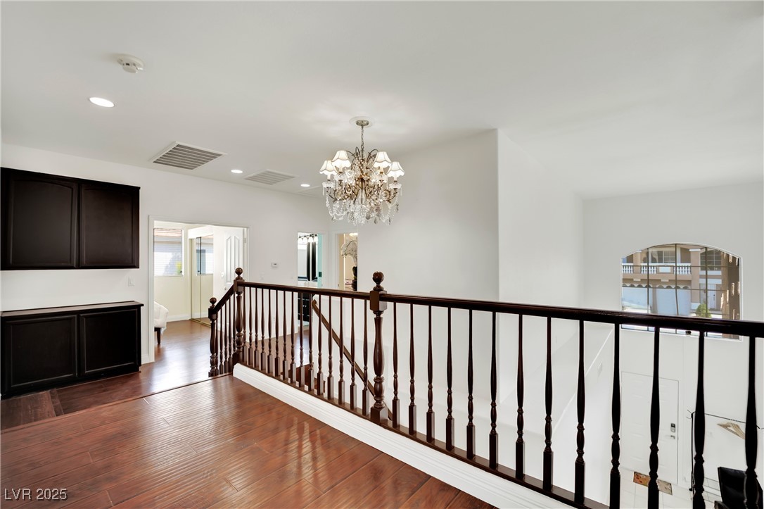 1860 Autumn Gold Avenue Property Photo 9