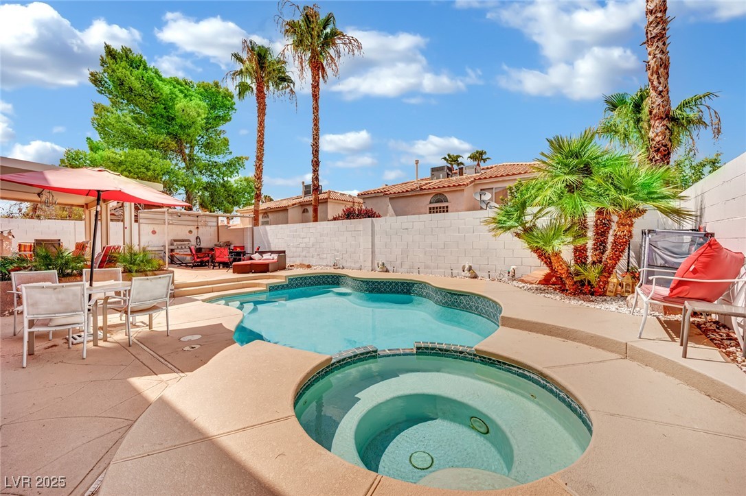 1860 Autumn Gold Avenue Property Photo 12