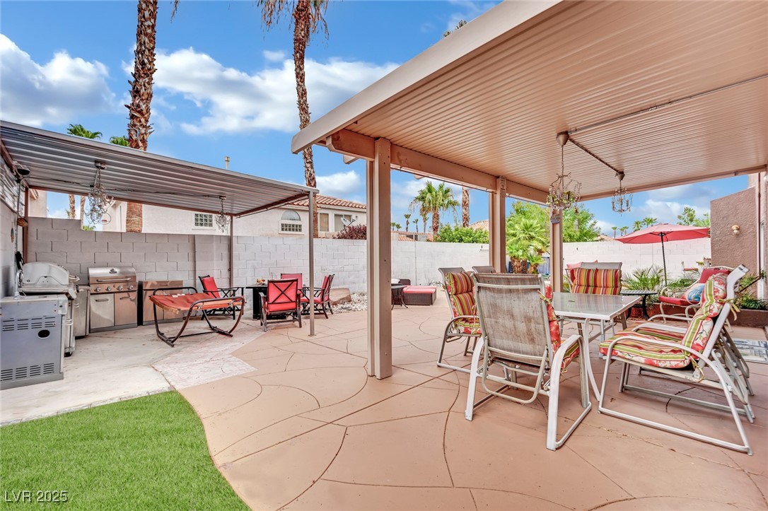 1860 Autumn Gold Avenue Property Photo 16