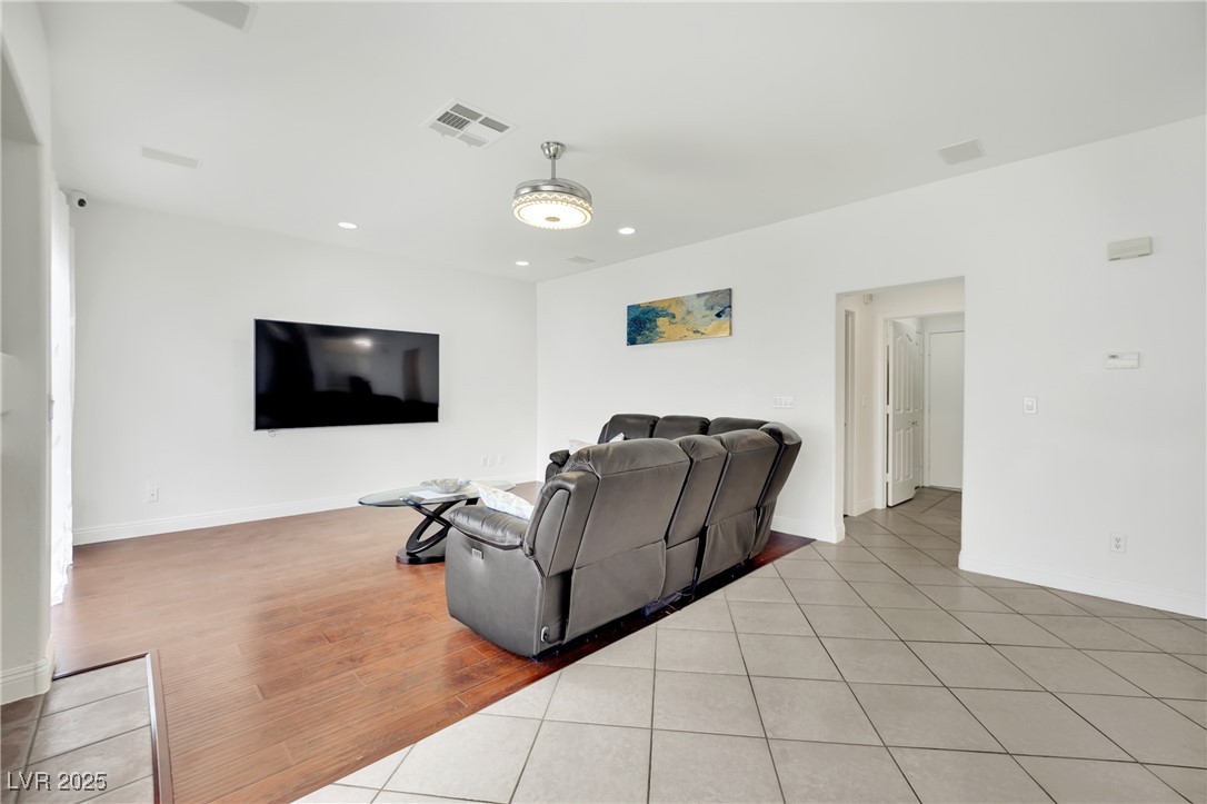 1860 Autumn Gold Avenue Property Photo 27