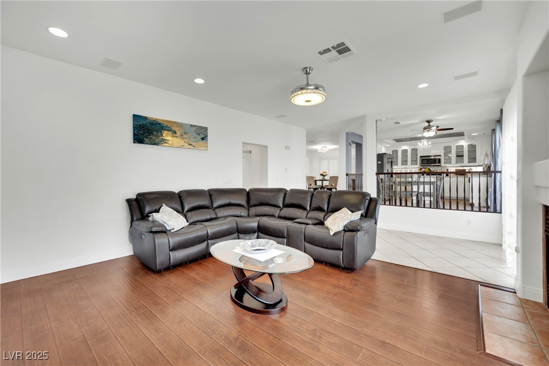 1860 Autumn Gold Avenue Property Photo 28