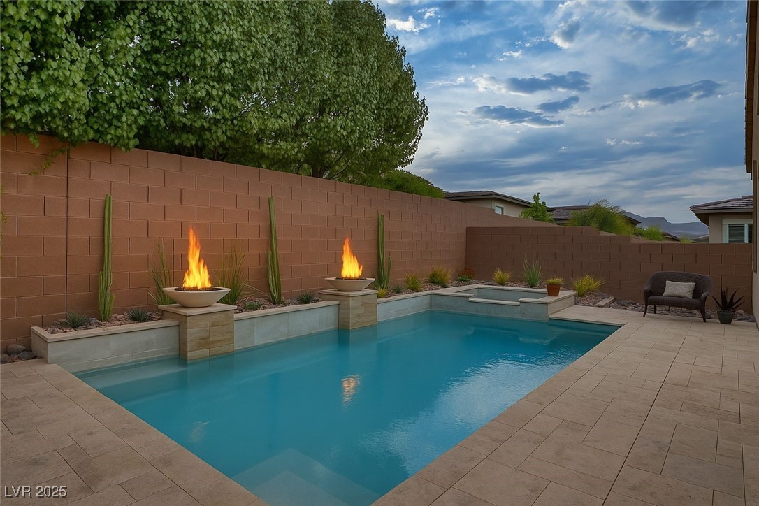 9987 Amethyst Hills Street Property Photo 4