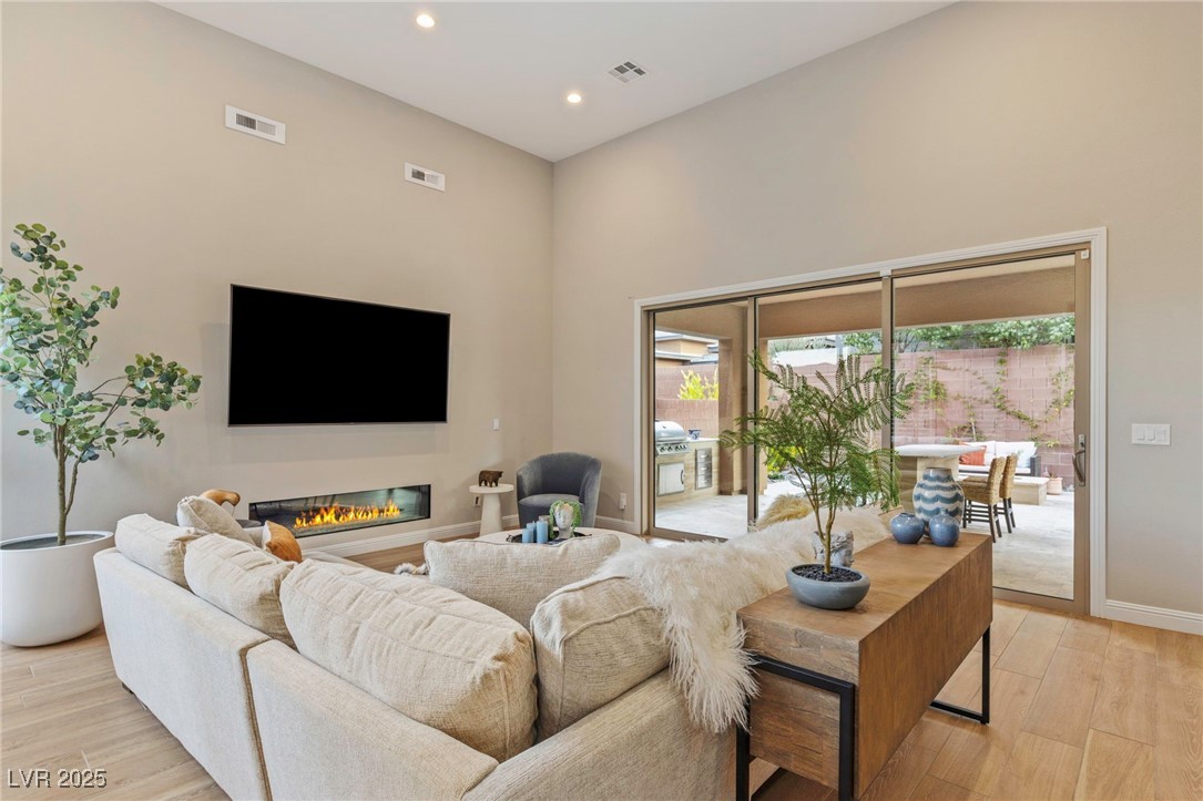 9987 Amethyst Hills Street Property Photo 10