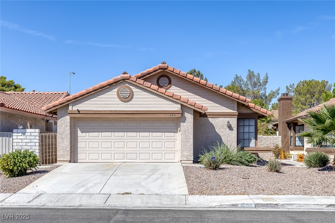 636 Whispering Palms Drive Property Photo 1