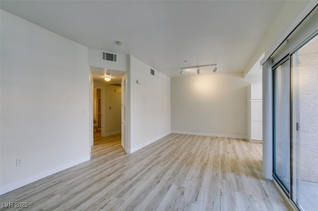 830 Carnegie Street 824 Property Photo 10