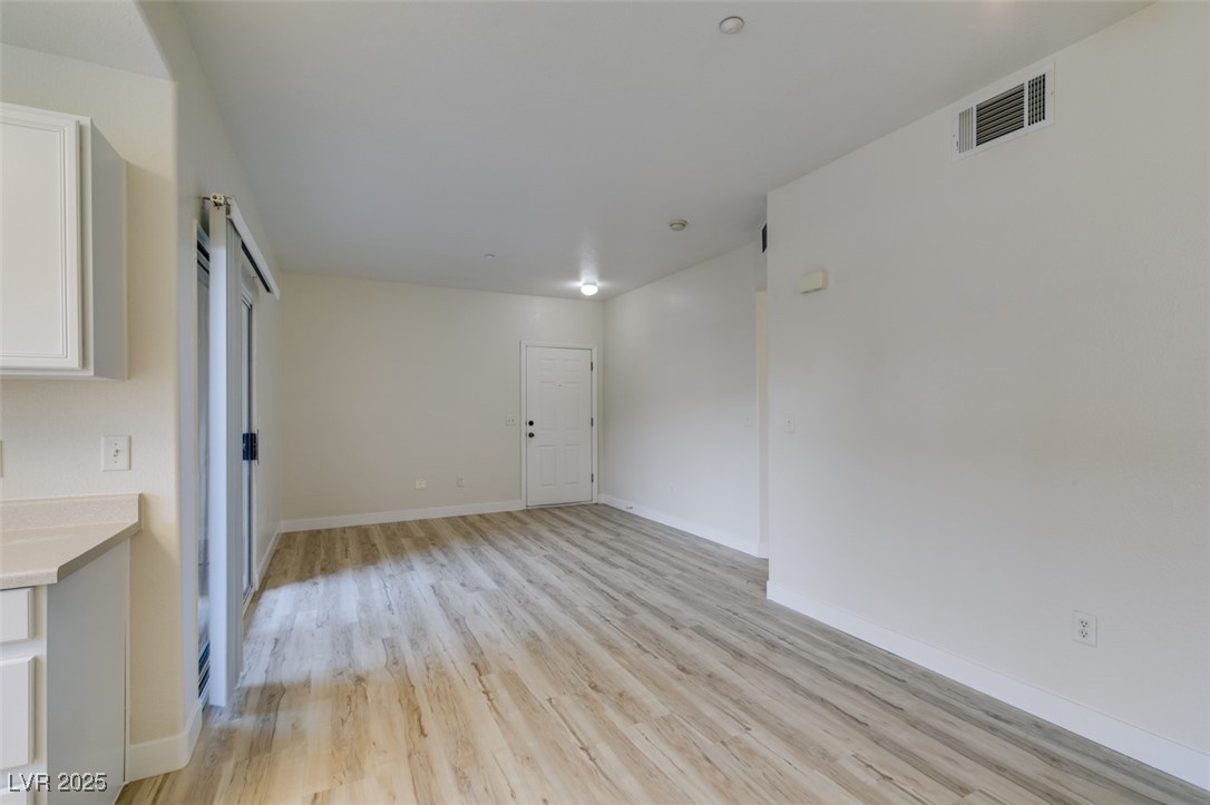 830 Carnegie Street 824 Property Photo 16