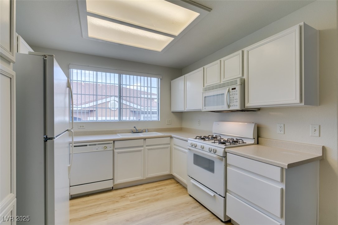 830 Carnegie Street 824 Property Photo 19