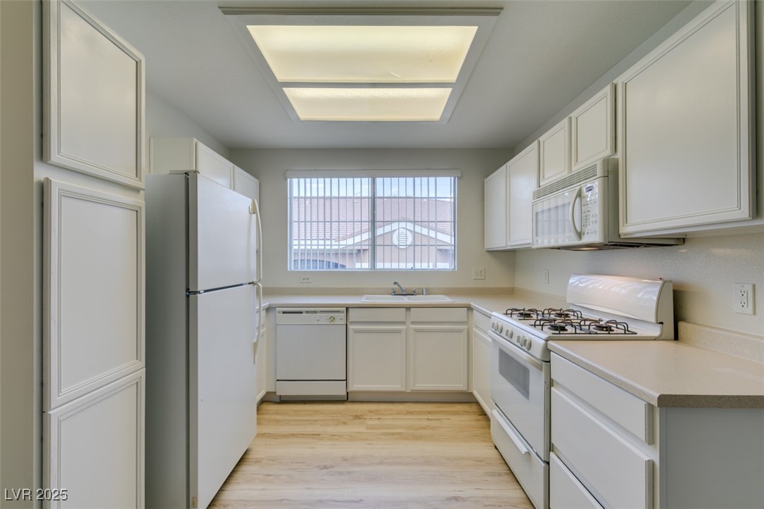 830 Carnegie Street 824 Property Photo 20