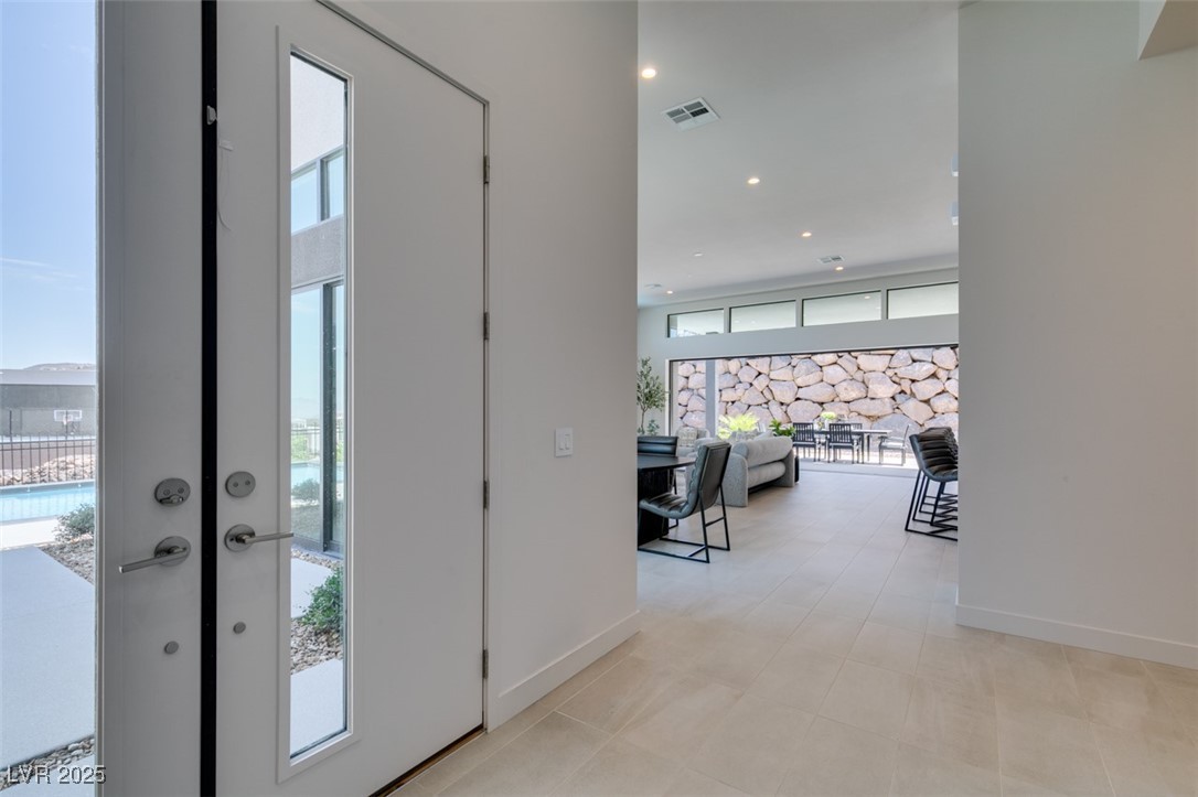 623 Dragon Mountain Court Property Photo 8