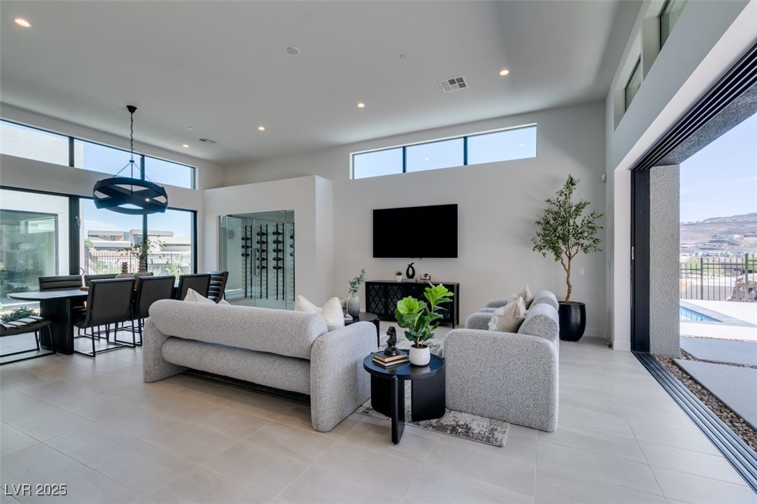 623 Dragon Mountain Court Property Photo 13