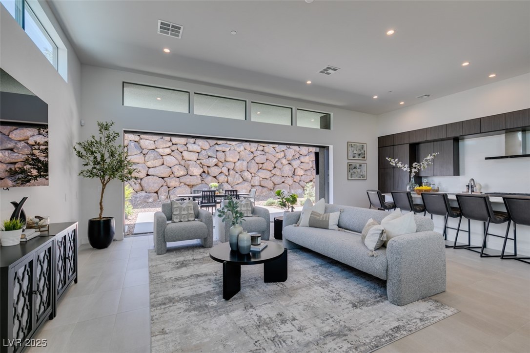 623 Dragon Mountain Court Property Photo 14