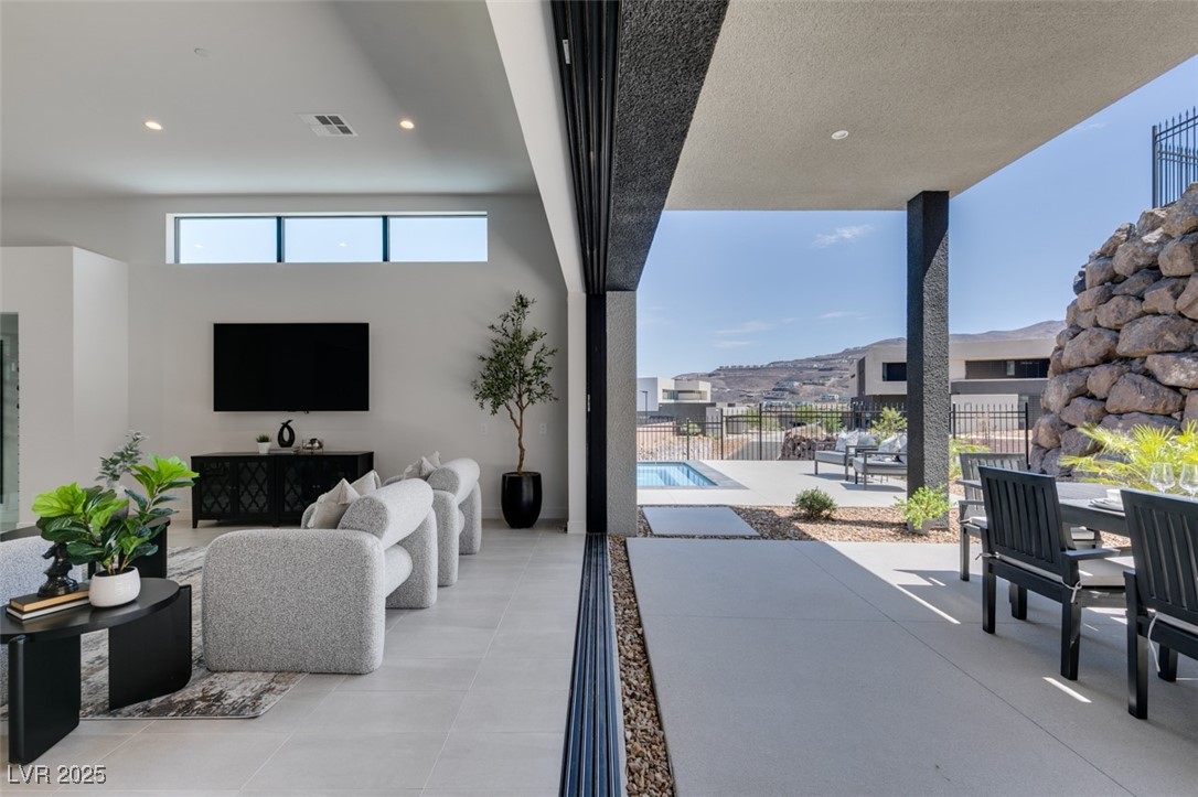 623 Dragon Mountain Court Property Photo 18