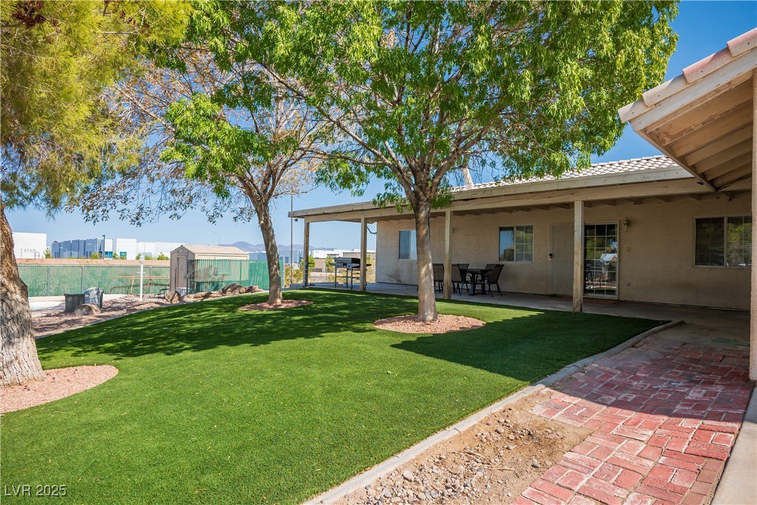 6990 West Richmar Avenue Property Photo 3