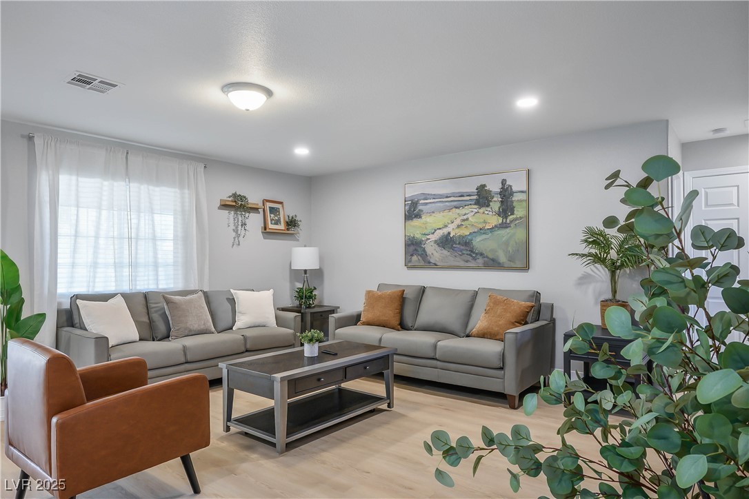 6990 West Richmar Avenue Property Photo 5