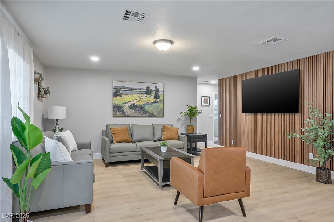 6990 West Richmar Avenue Property Photo 6