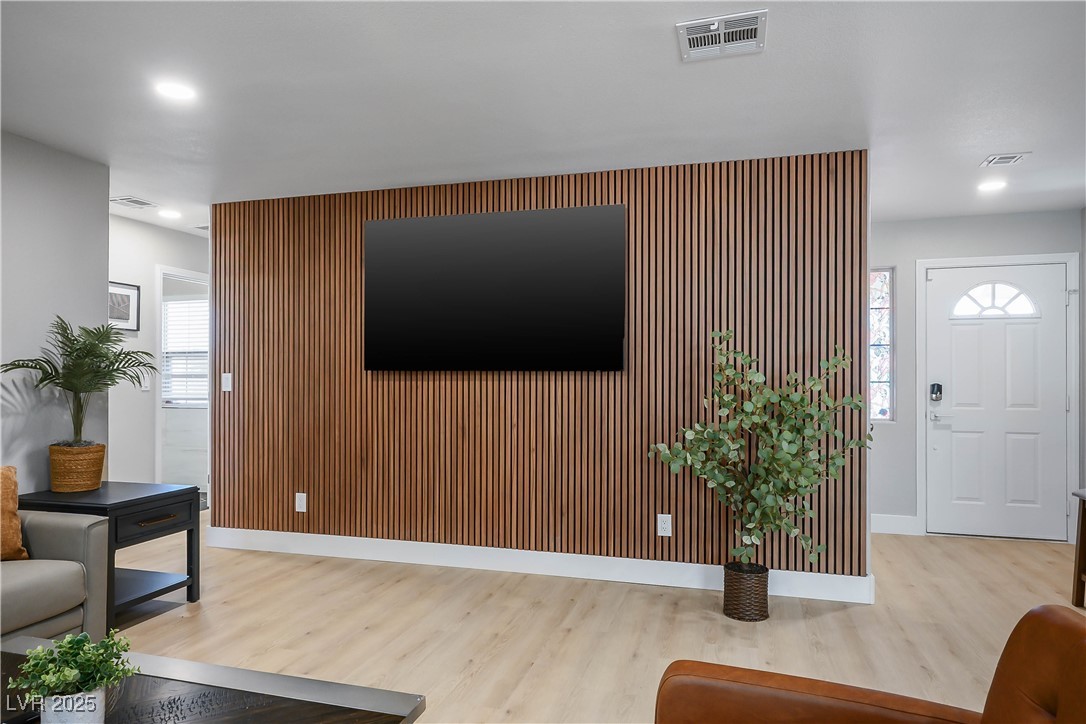 6990 West Richmar Avenue Property Photo 7