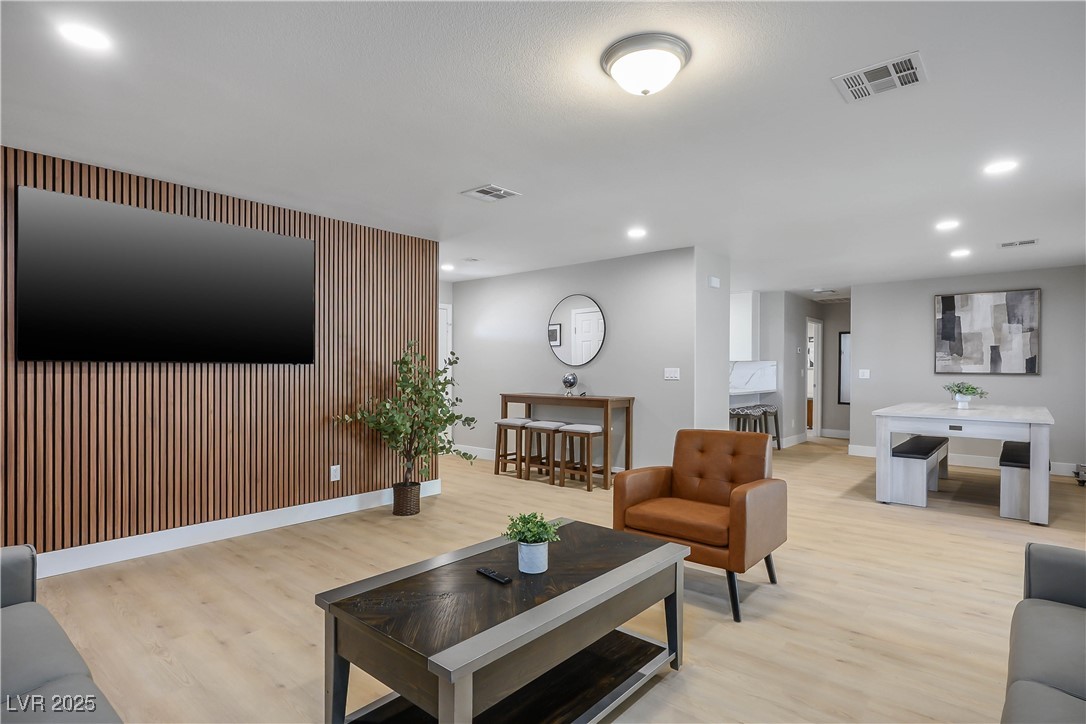 6990 West Richmar Avenue Property Photo 8