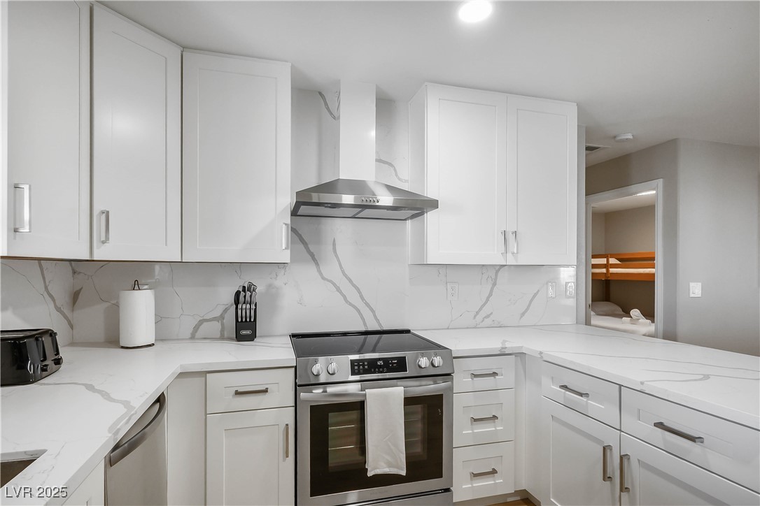 6990 West Richmar Avenue Property Photo 17