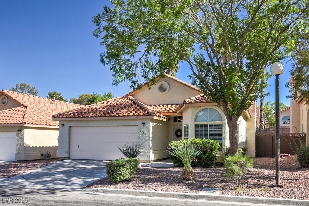 8109 Sunset Mill Drive Property Photo 2