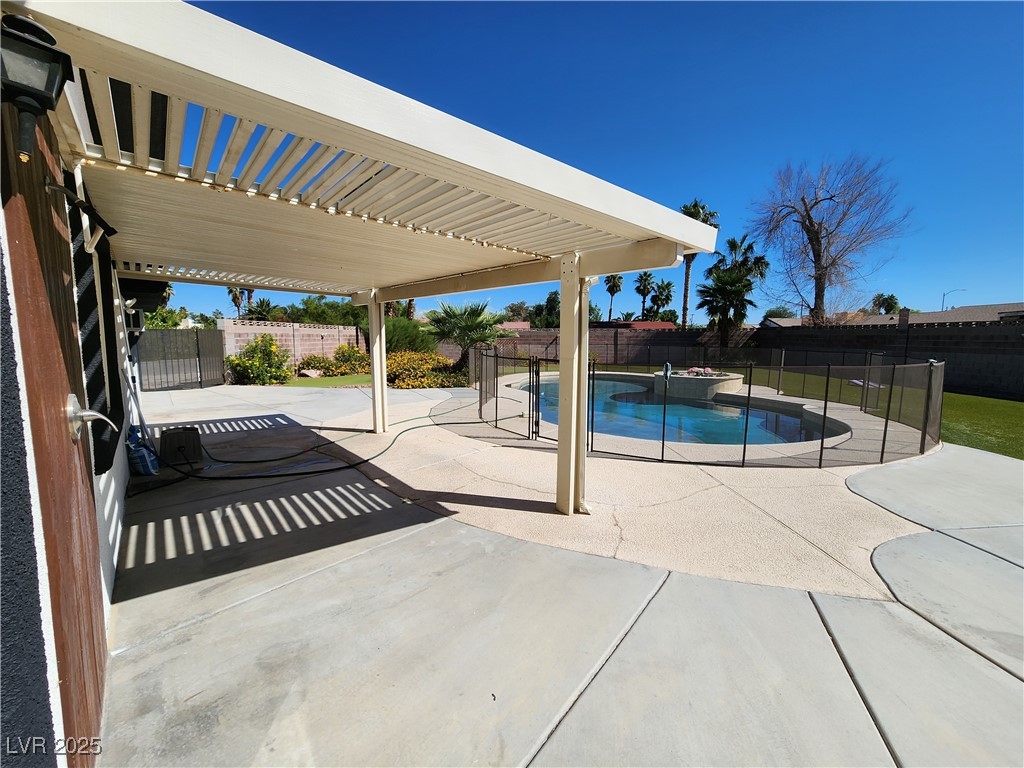 3255 El Camino Road Property Photo 23