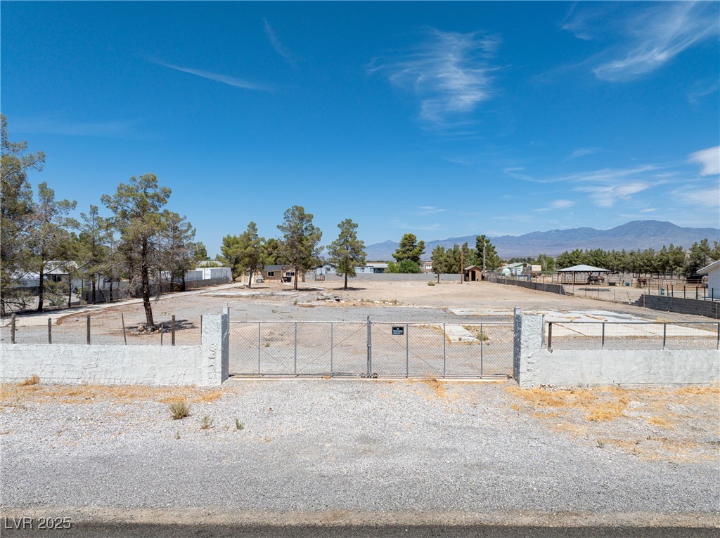 1640 Bruce Street Property Photo 5