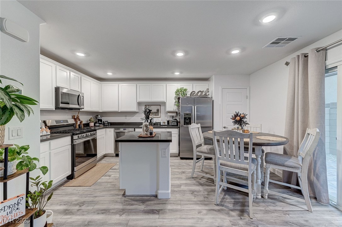 321 Bay Village Place Property Photo 15