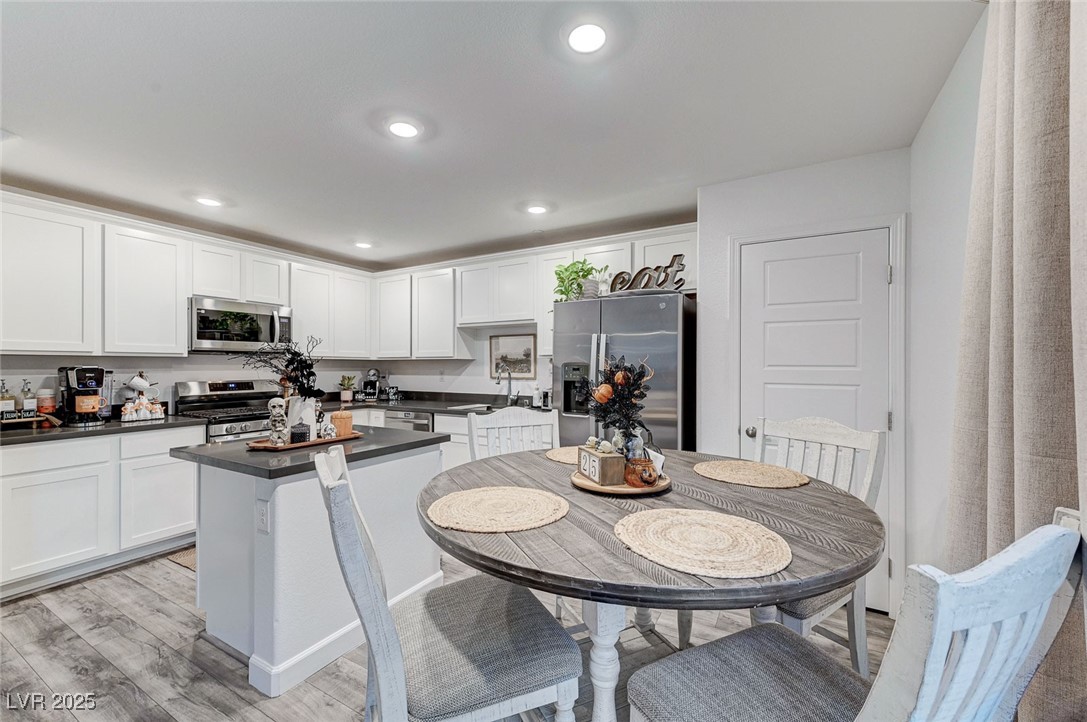 321 Bay Village Place Property Photo 16