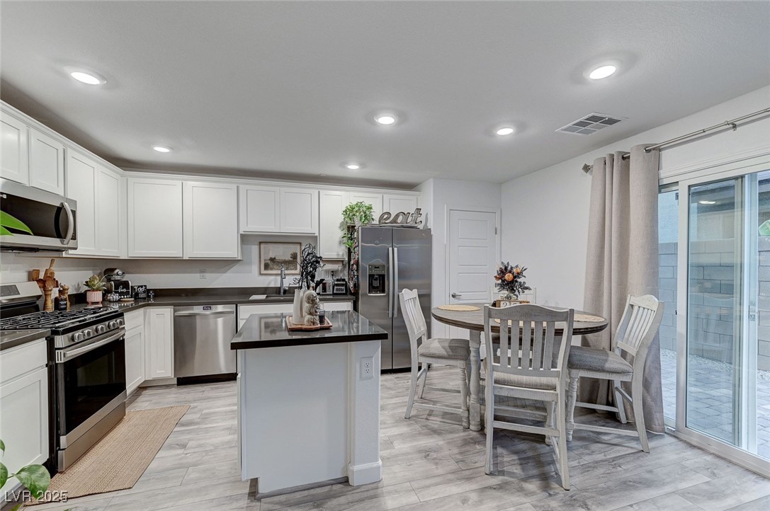 321 Bay Village Place Property Photo 17